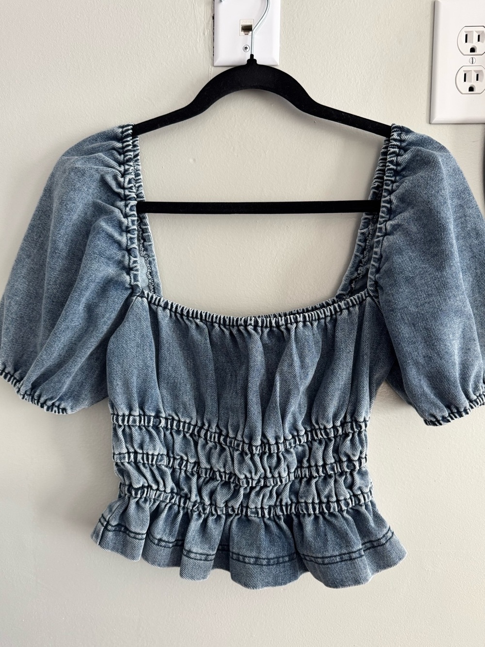Olivaceous Washed Denim Smocked Puff-Sleeve Crop Top - Blue